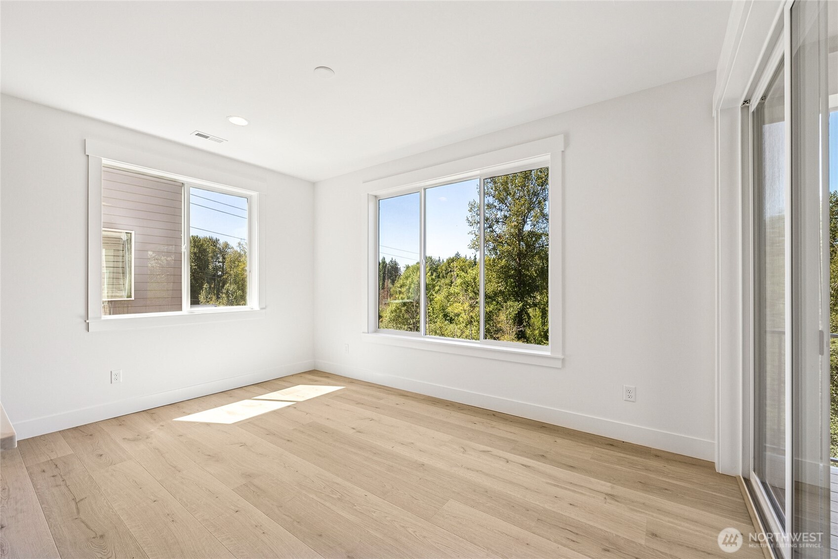 19515 81st Place NE #1, Kenmore, WA 98028