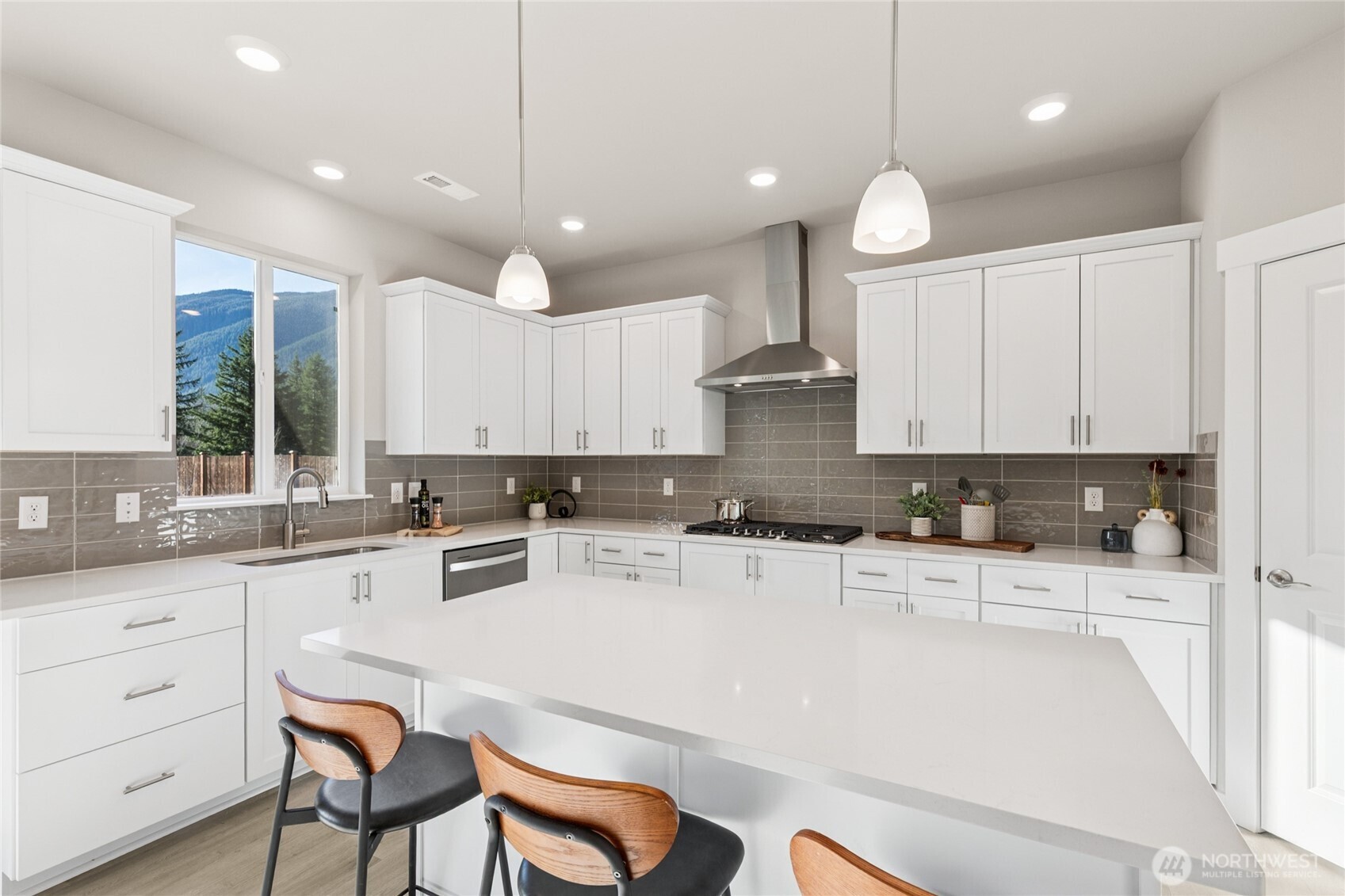 534 SE 11th Place #13, North Bend, WA 98045