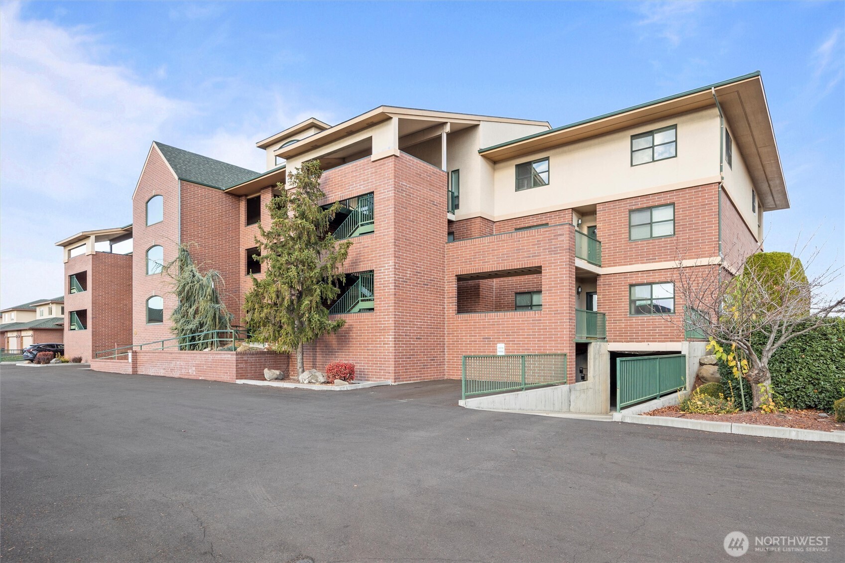 300 Columbia Point Drive #D101, Richland, WA 99352