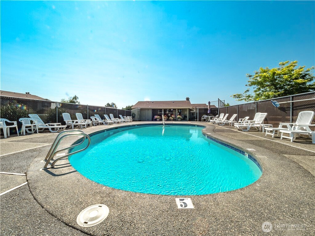 3390 Narrows Lane NE #101, Bremerton, WA 98310