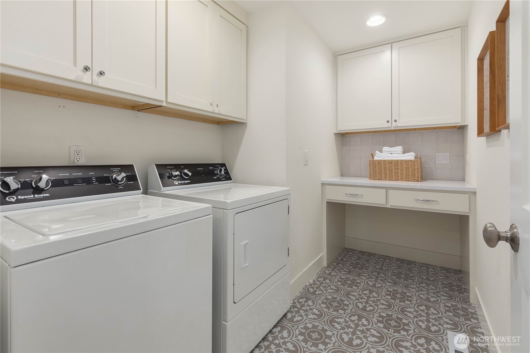 23039 SE 37th Street , Sammamish, WA 98075