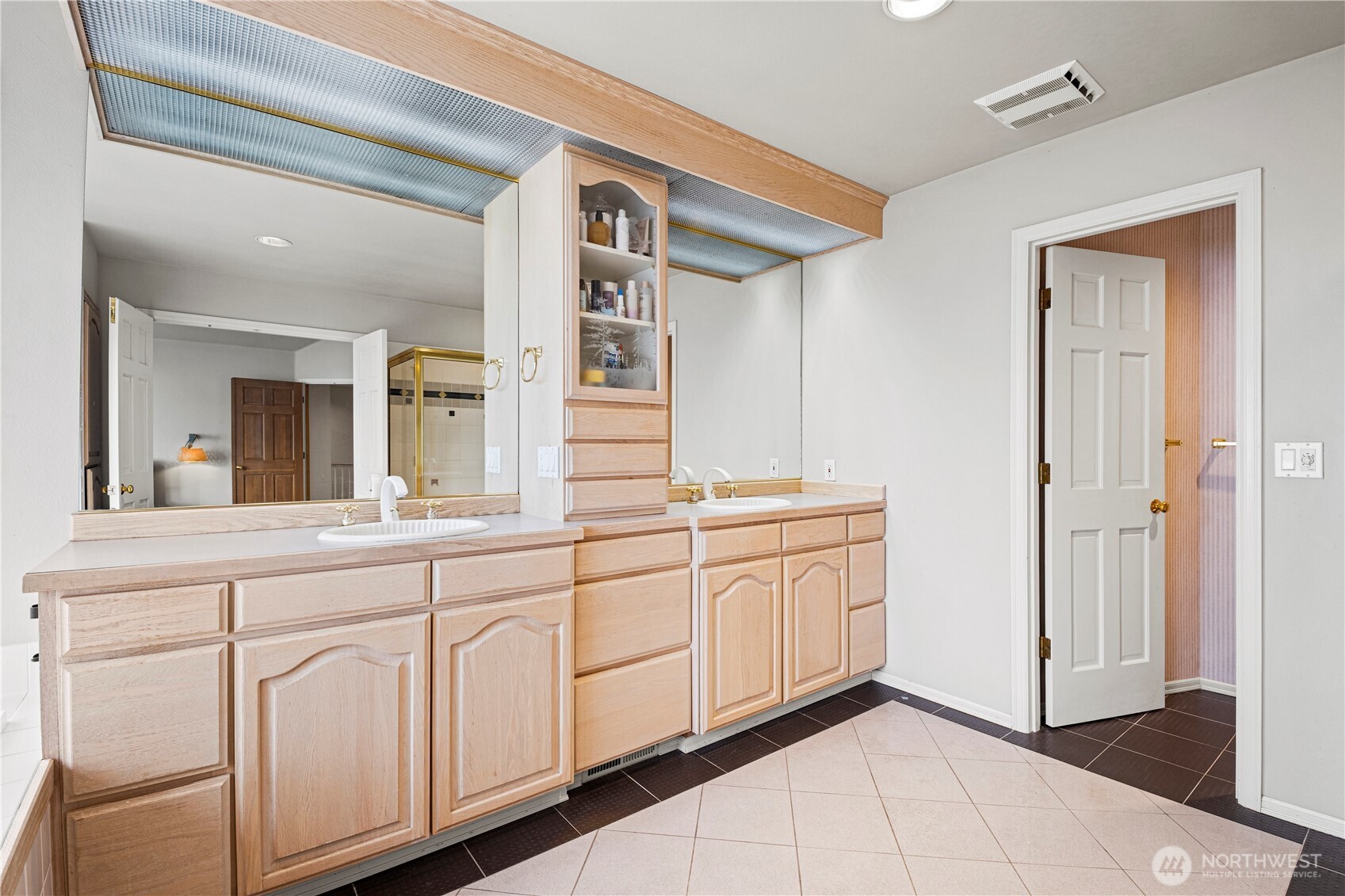 9673 NE Pilot Court , Kingston, WA 98346