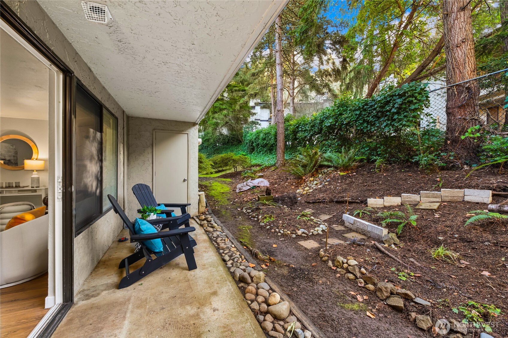 12527 NE 117th Place #F5, Kirkland, WA 98034