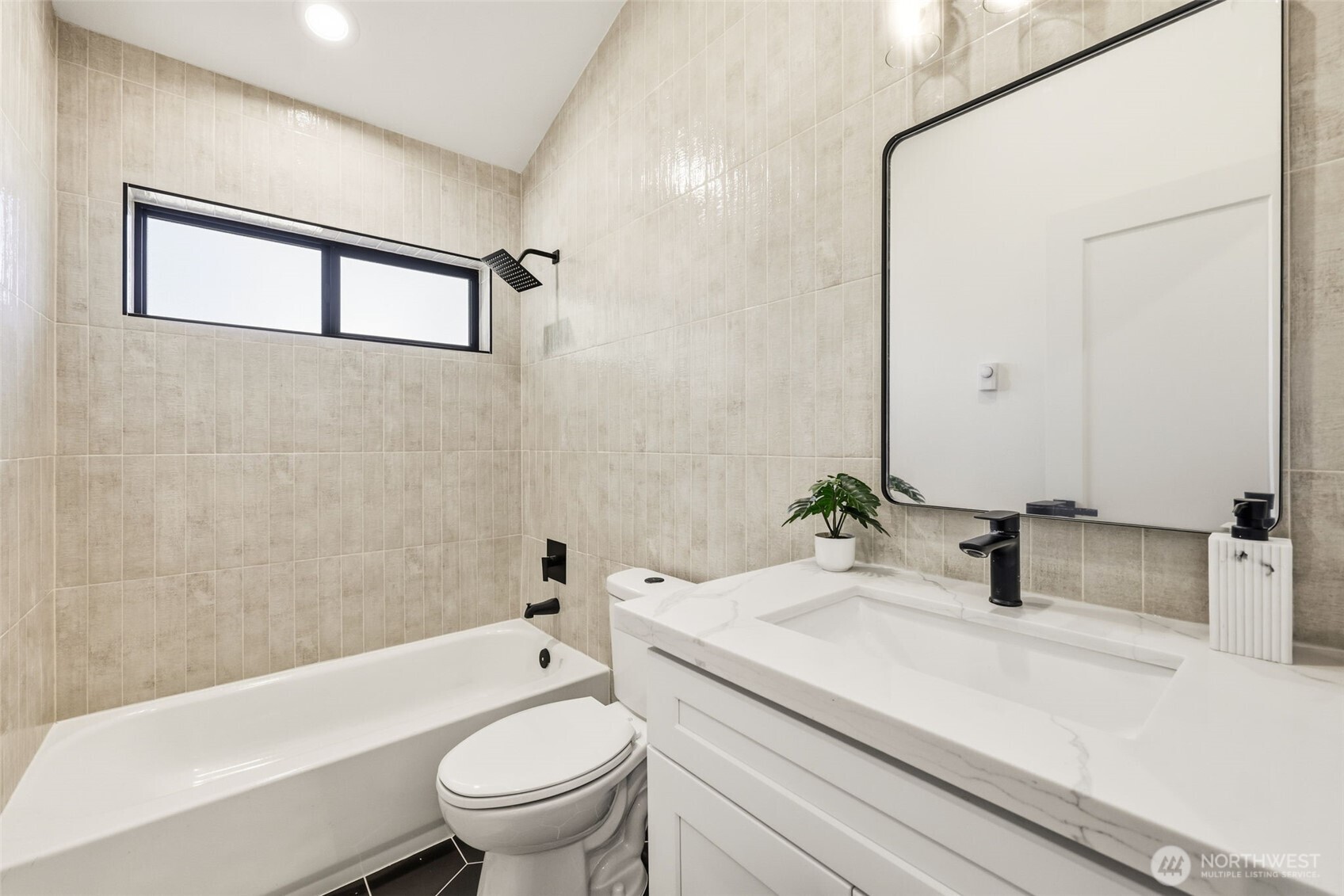 526 N 100th Street , Seattle, WA 98133