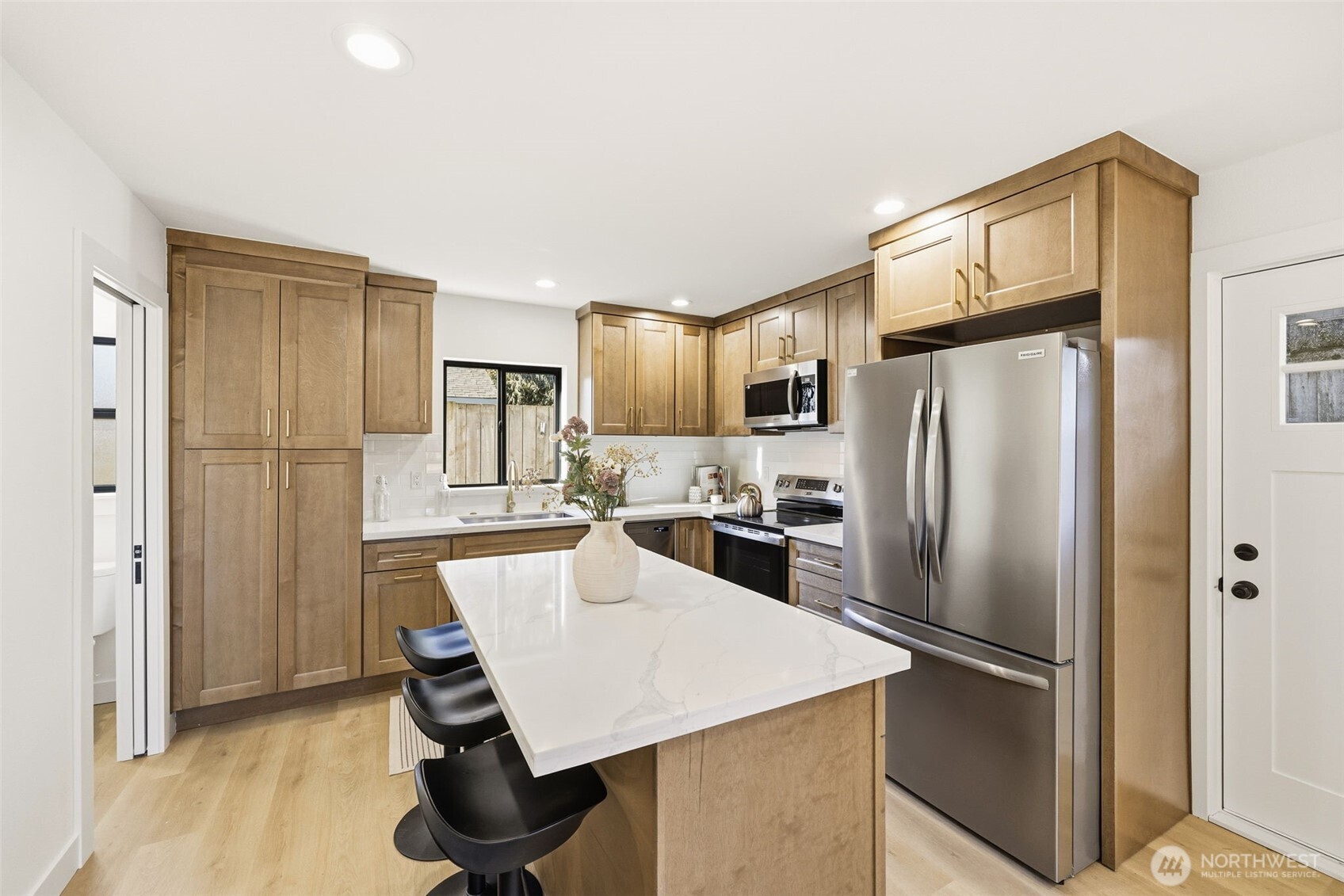 526 N 100th Street , Seattle, WA 98133