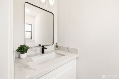 526 N 100th Street , Seattle, WA 98133 - Photo 10