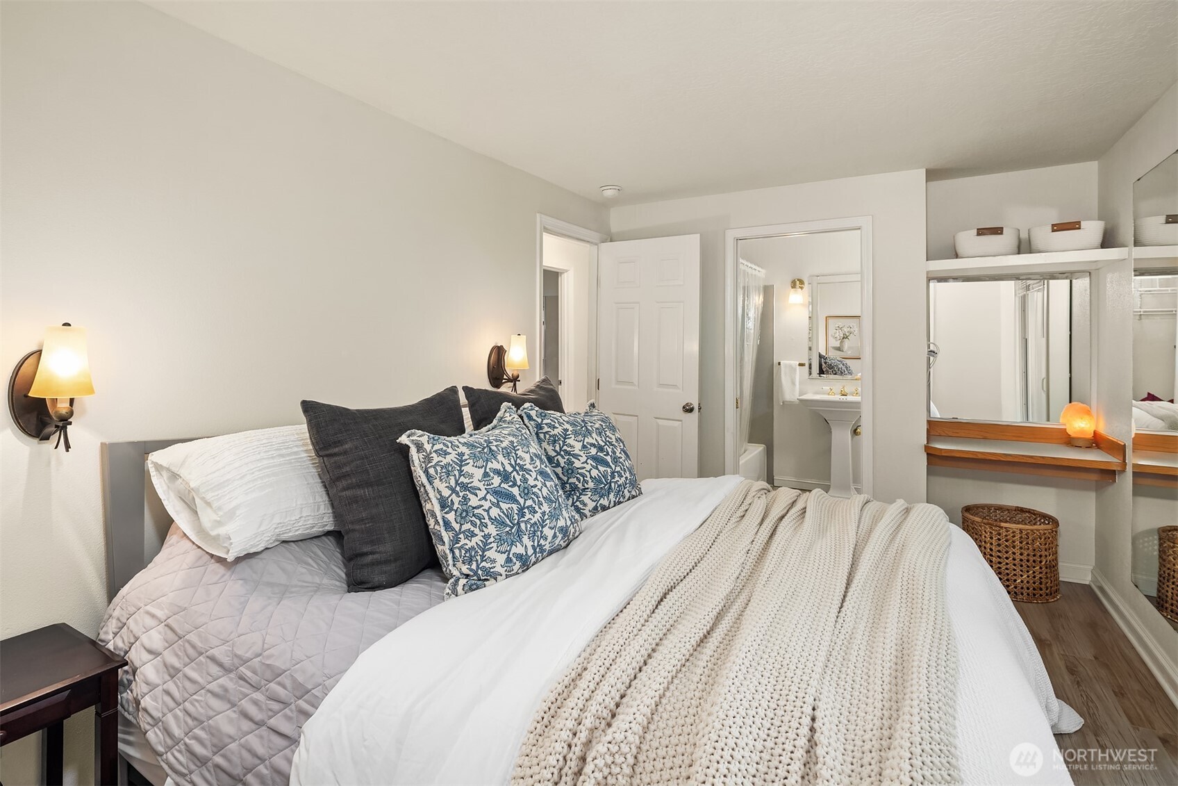 19814 10th Drive SE, Bothell, WA 98012-7701