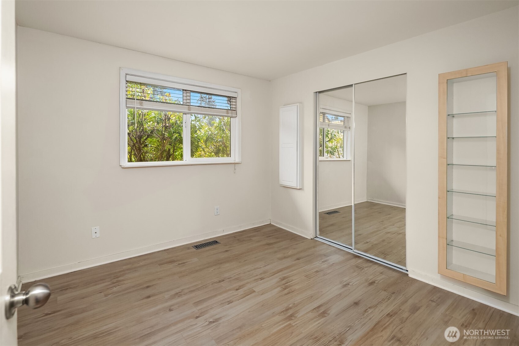 19814 10th Drive SE, Bothell, WA 98012-7701