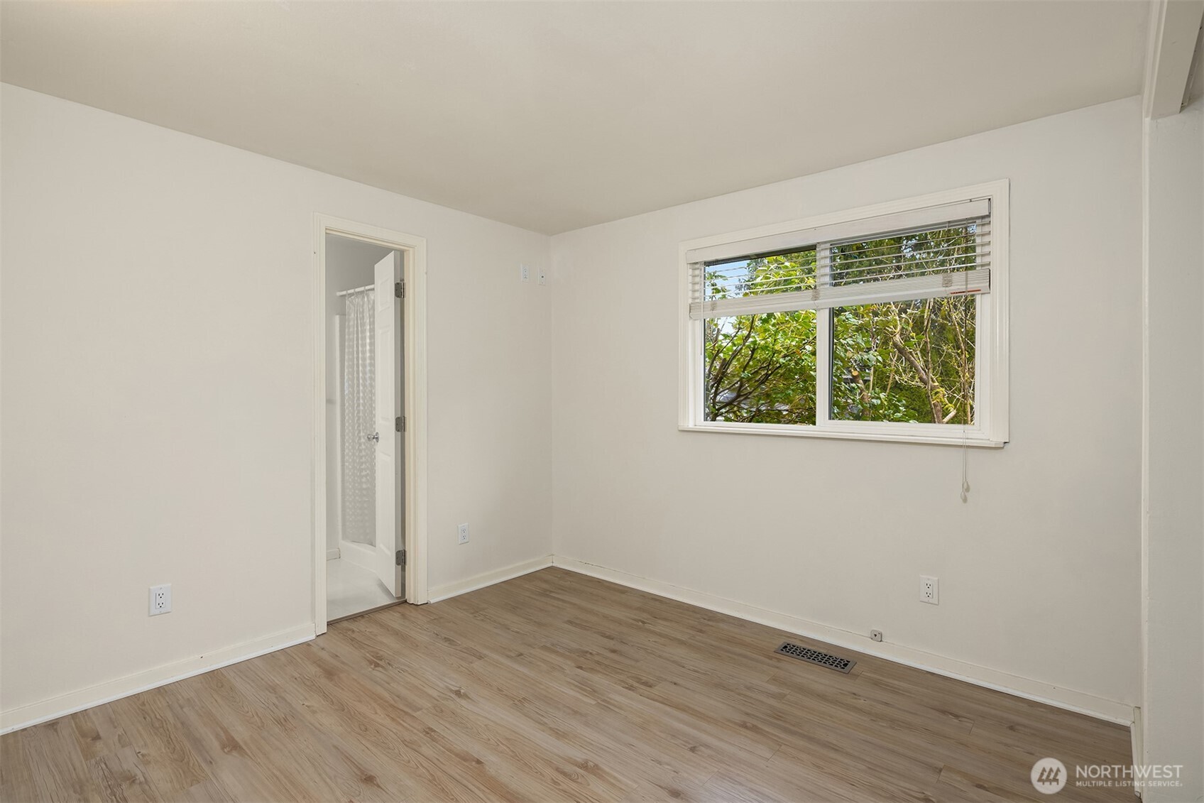 19814 10th Drive SE, Bothell, WA 98012-7701