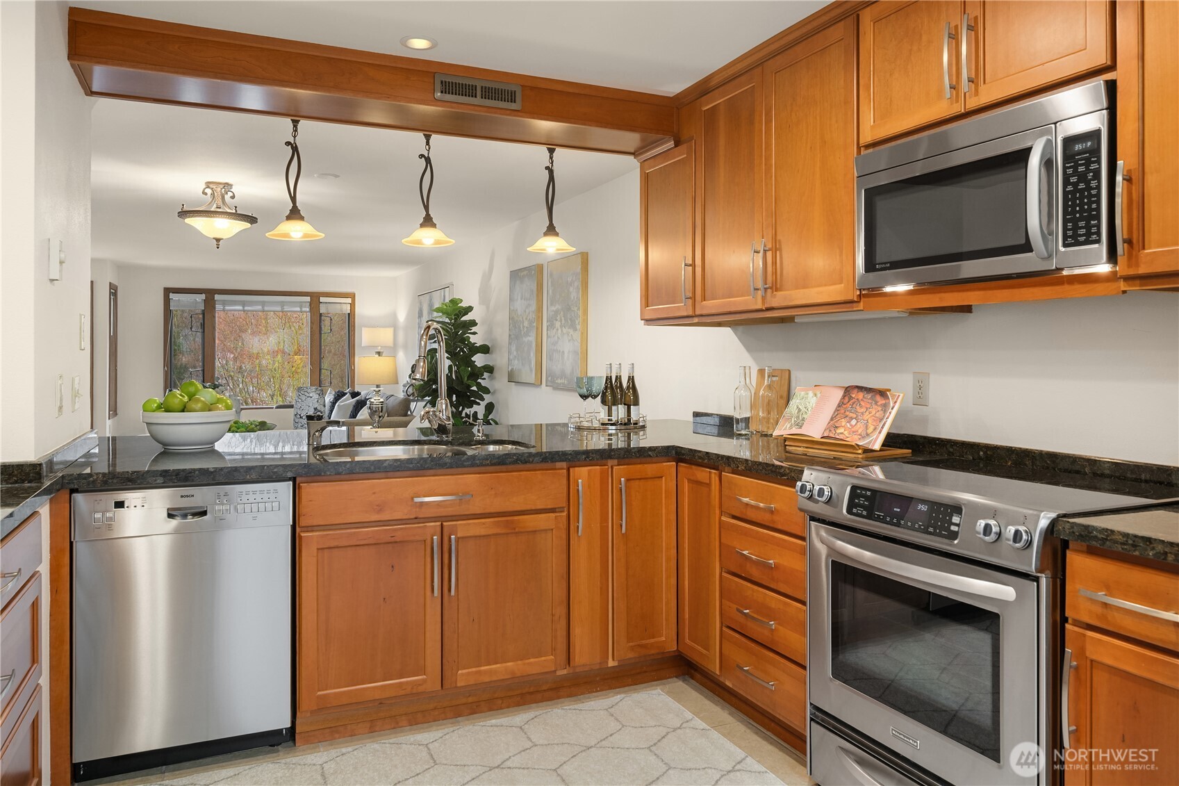 6121 NE 175th Street #A308, Kenmore, WA 98028