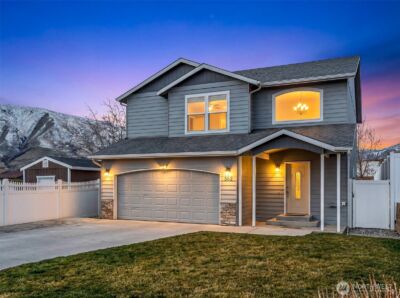 582 S James Avenue , East Wenatchee, WA 98802