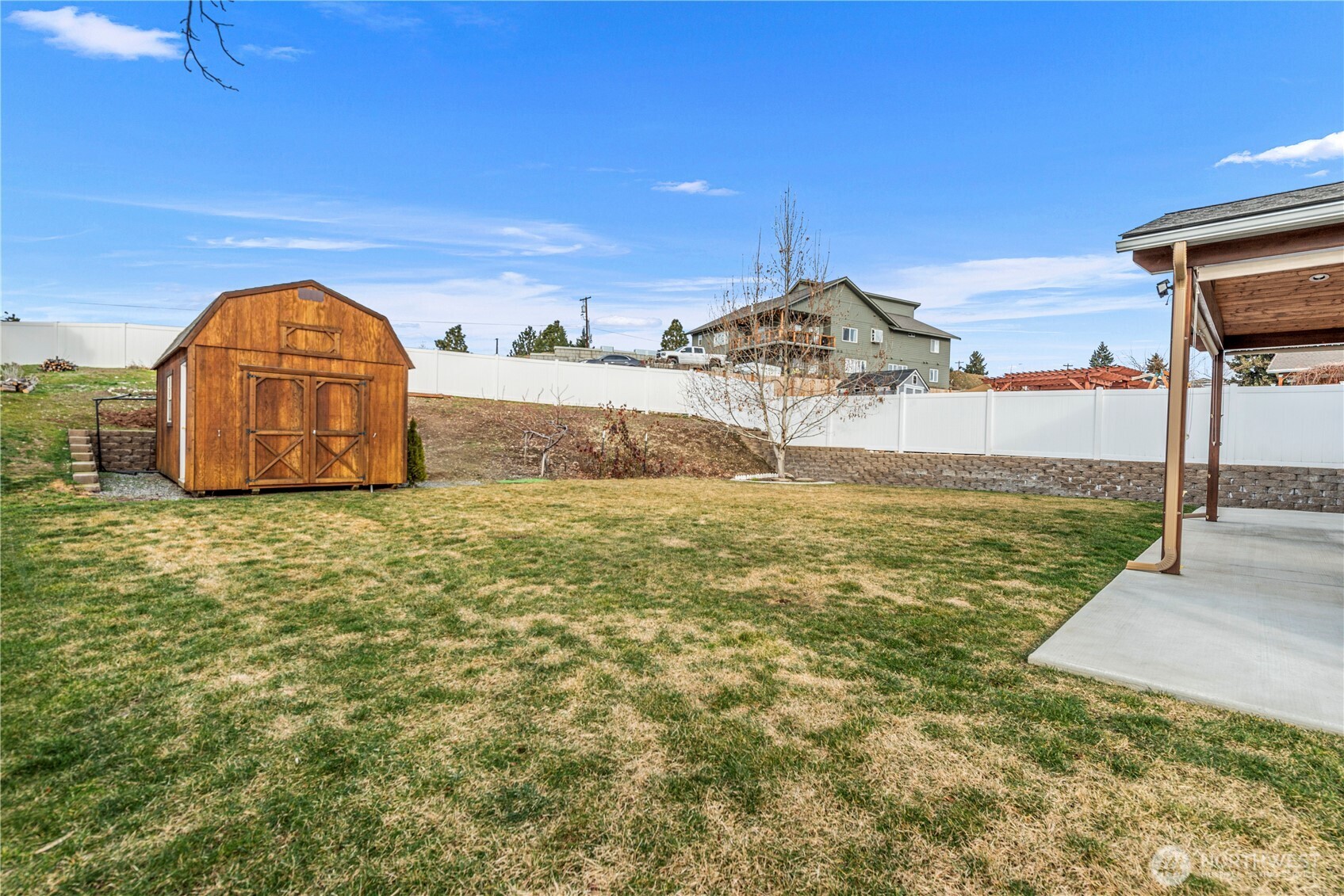 582 S James Avenue , East Wenatchee, WA 98802