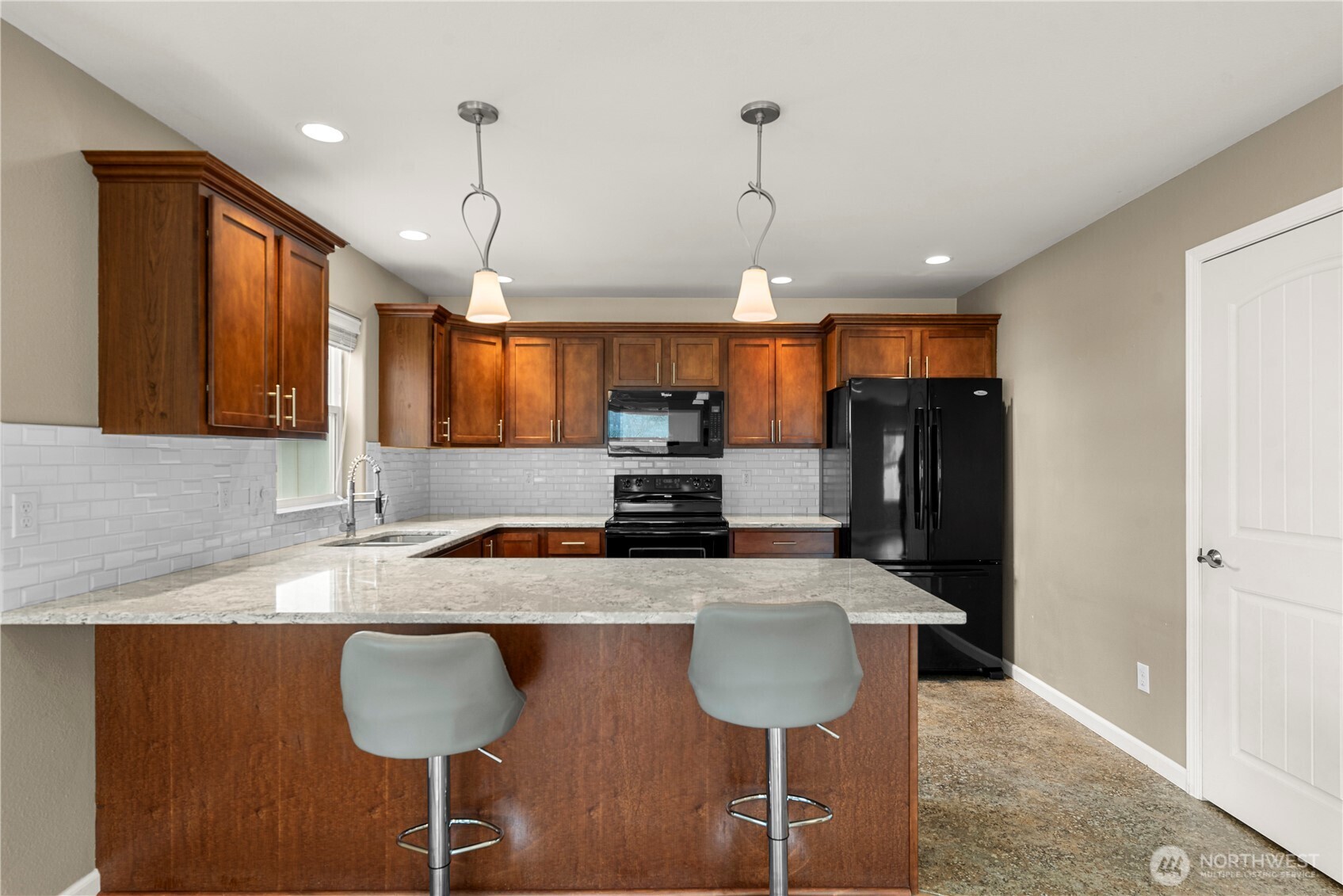 582 S James Avenue , East Wenatchee, WA 98802