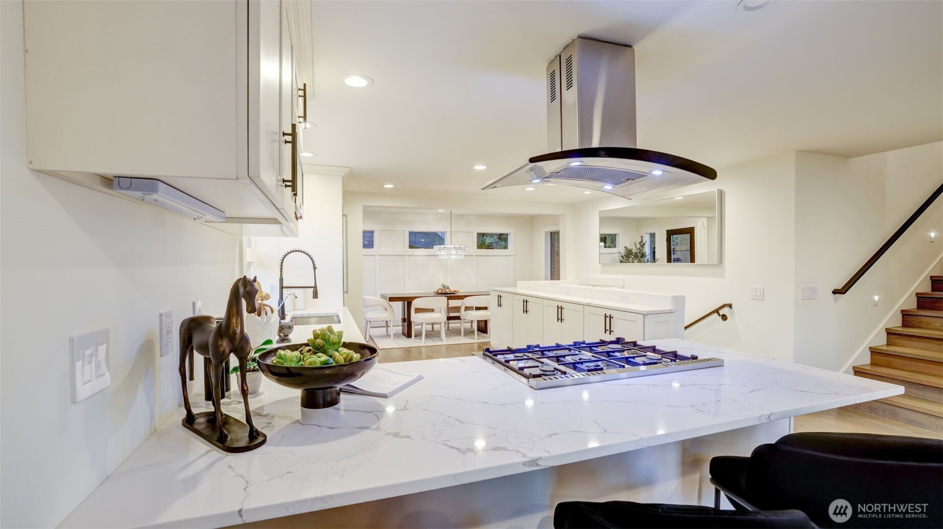 4527 W Raye Street , Seattle, WA 98199