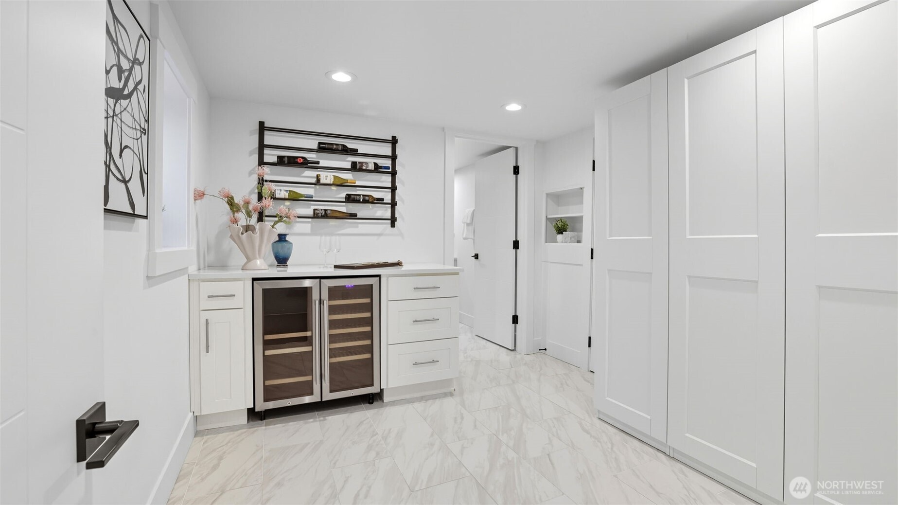 4527 W Raye Street , Seattle, WA 98199