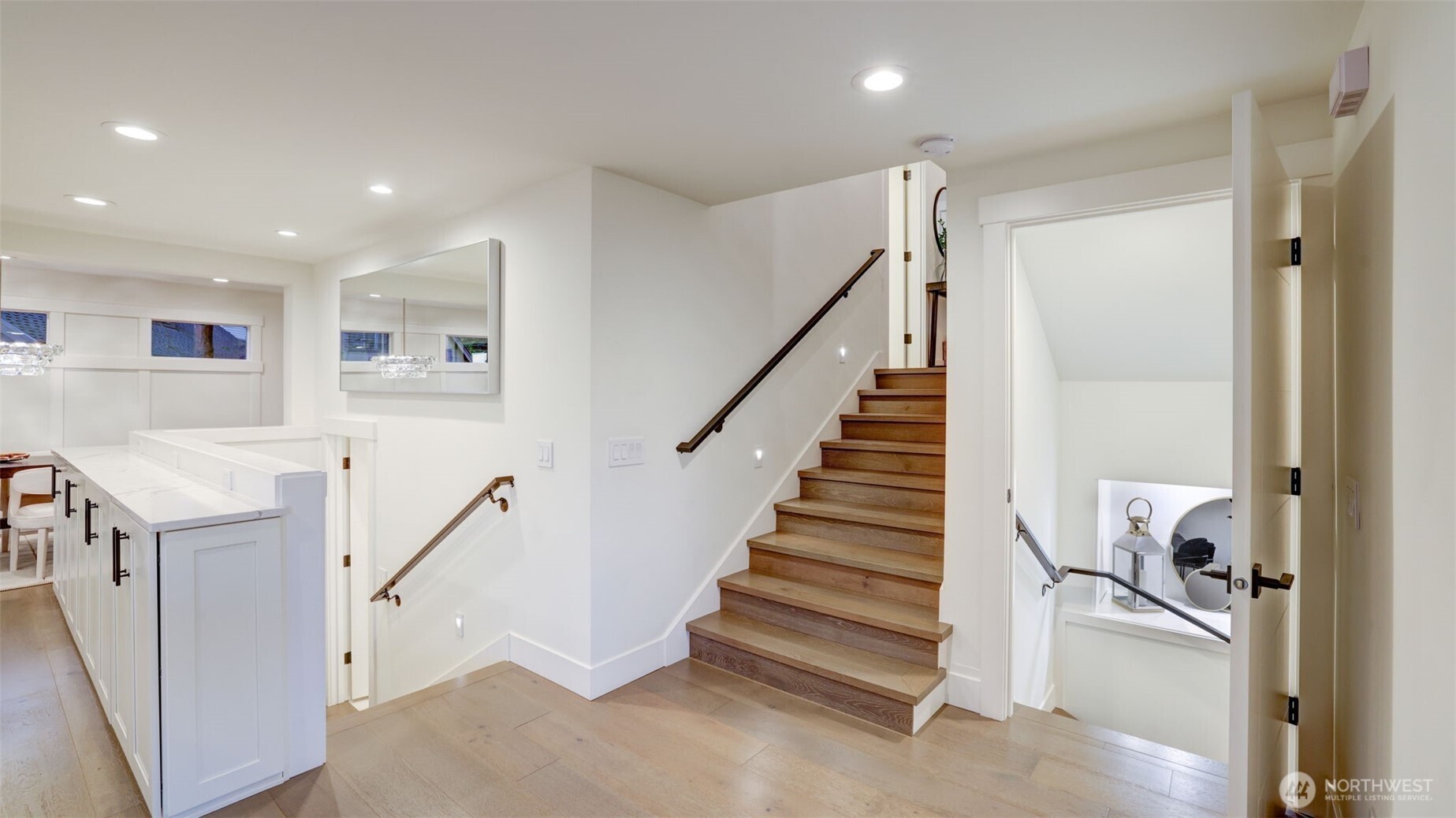 4527 W Raye Street , Seattle, WA 98199