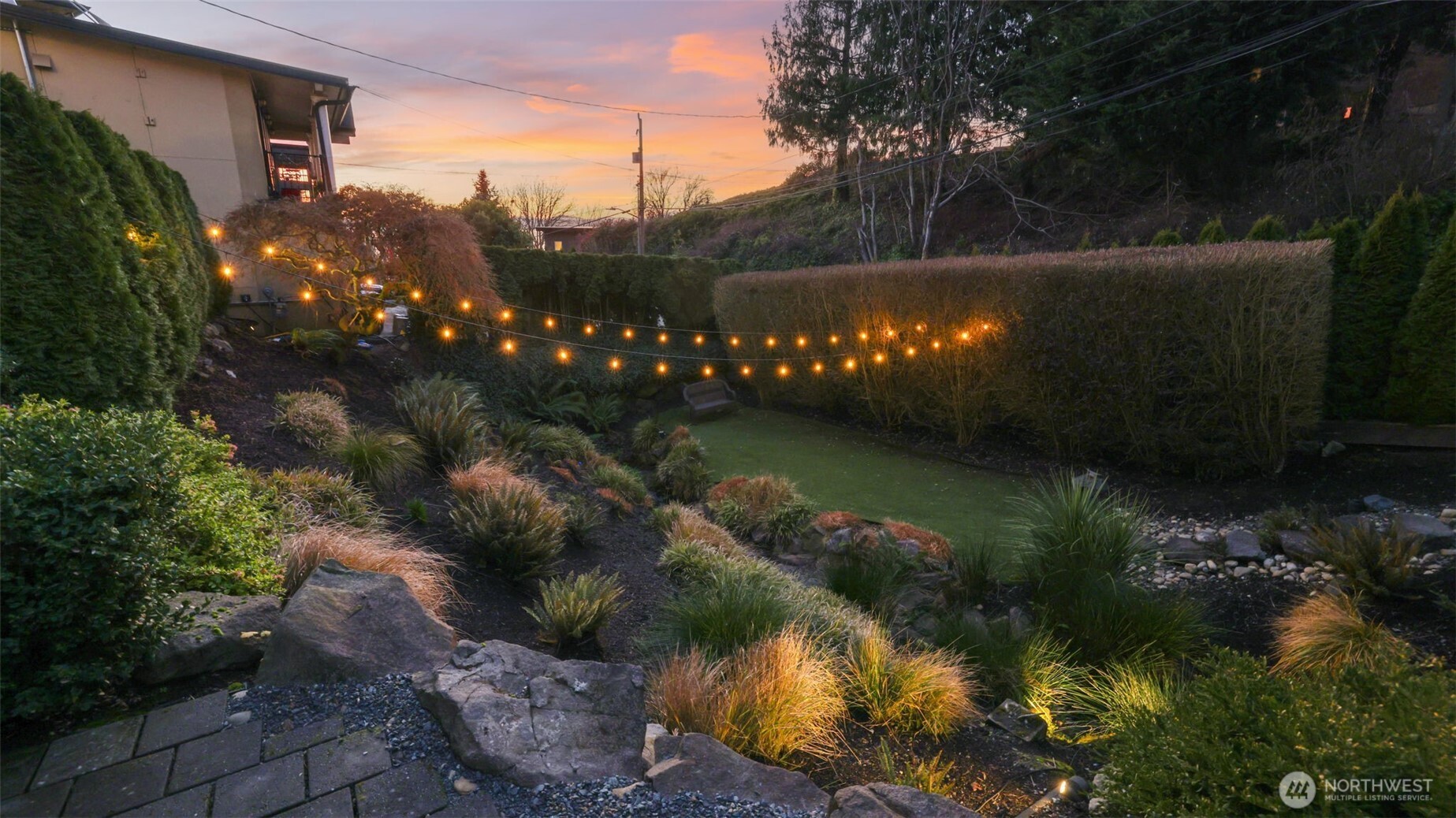 4527 W Raye Street , Seattle, WA 98199