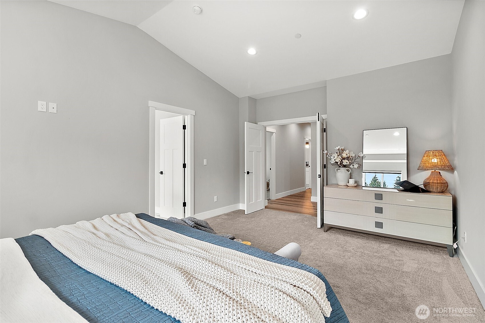 28905 71st Ave E , Graham, WA 98338