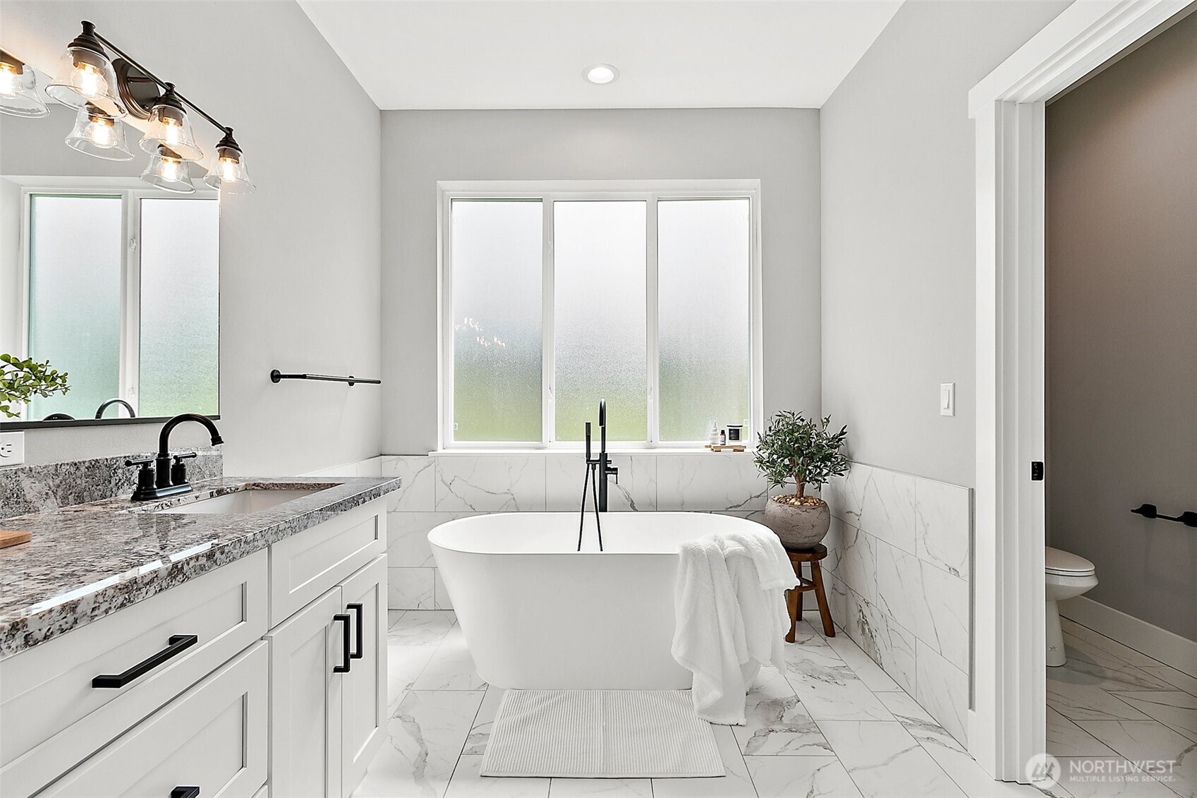 28905 71st Ave E , Graham, WA 98338