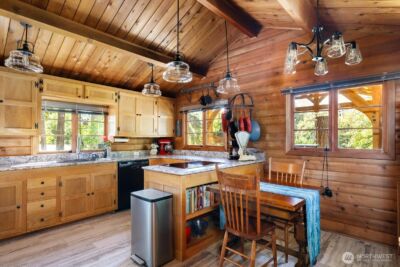 898 E Meadowood Lane , Freeland, WA 98249 - Photo 17