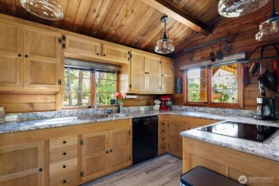 898 E Meadowood Lane , Freeland, WA 98249 - Photo 18