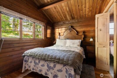 898 E Meadowood Lane , Freeland, WA 98249 - Photo 25