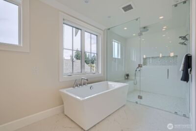 2121 109th Avenue SE, Bellevue, WA 98004 - Photo 19