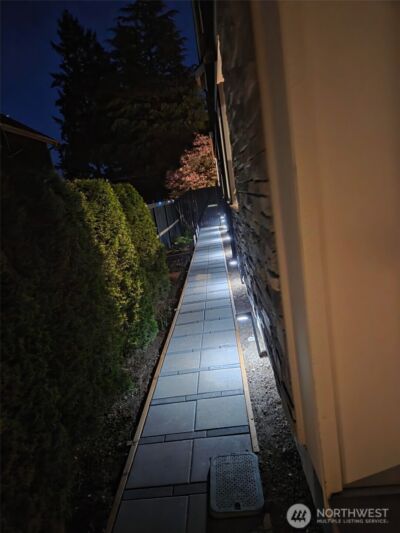 2121 109th Avenue SE, Bellevue, WA 98004 - Photo 31