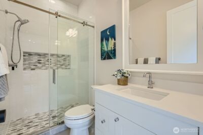 2121 109th Avenue SE, Bellevue, WA 98004 - Photo 5