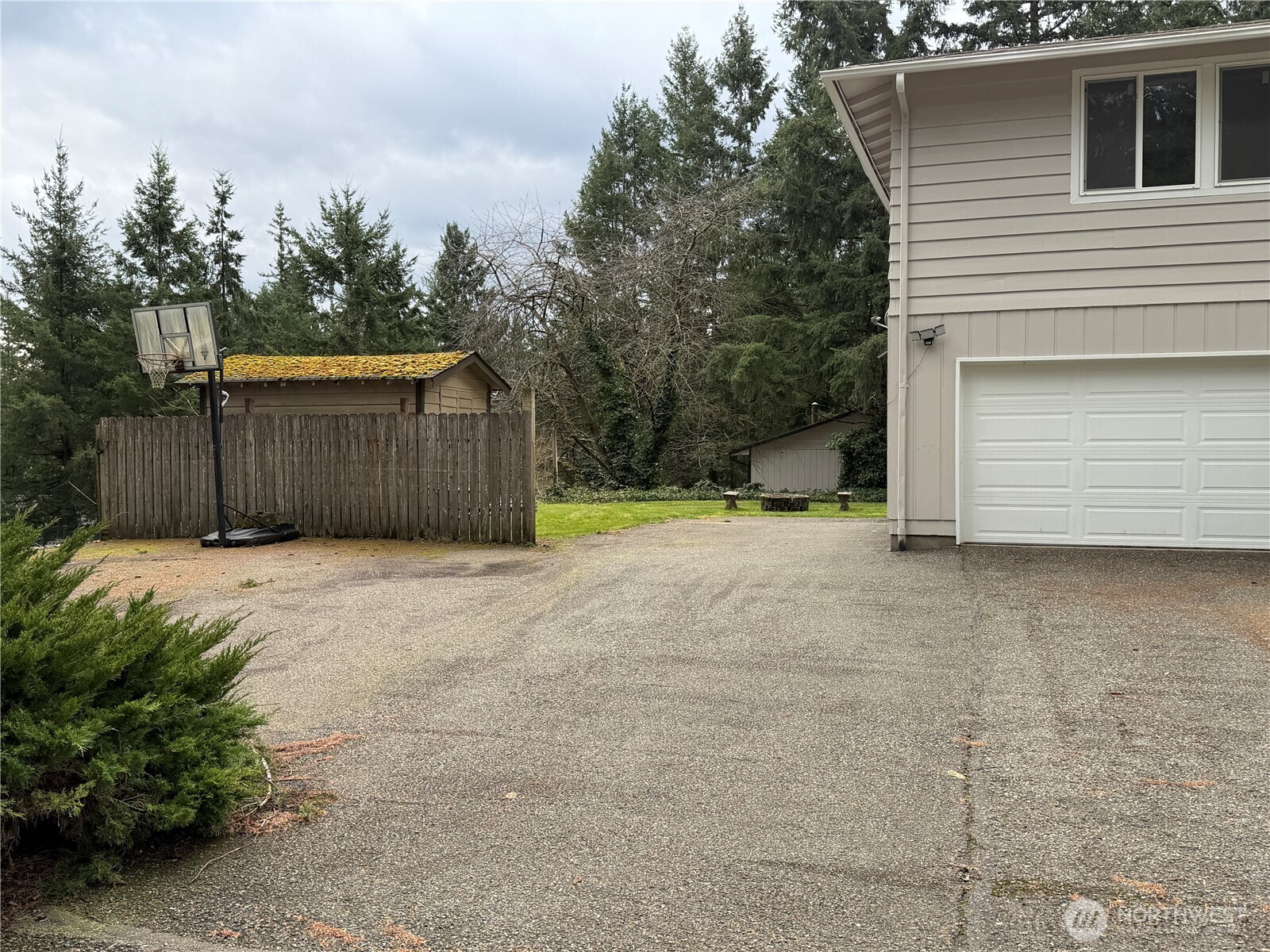23341 SE 266th Street , Maple Valley, WA 98038