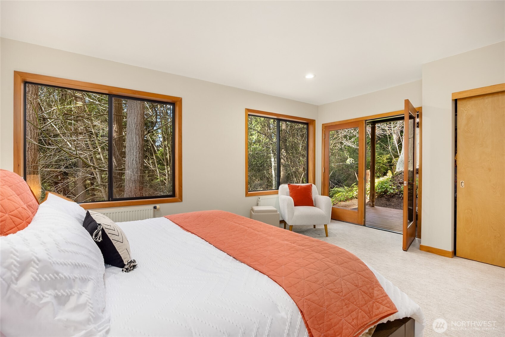 5384 Crystal Springs Drive NE, Bainbridge Island, WA 98110