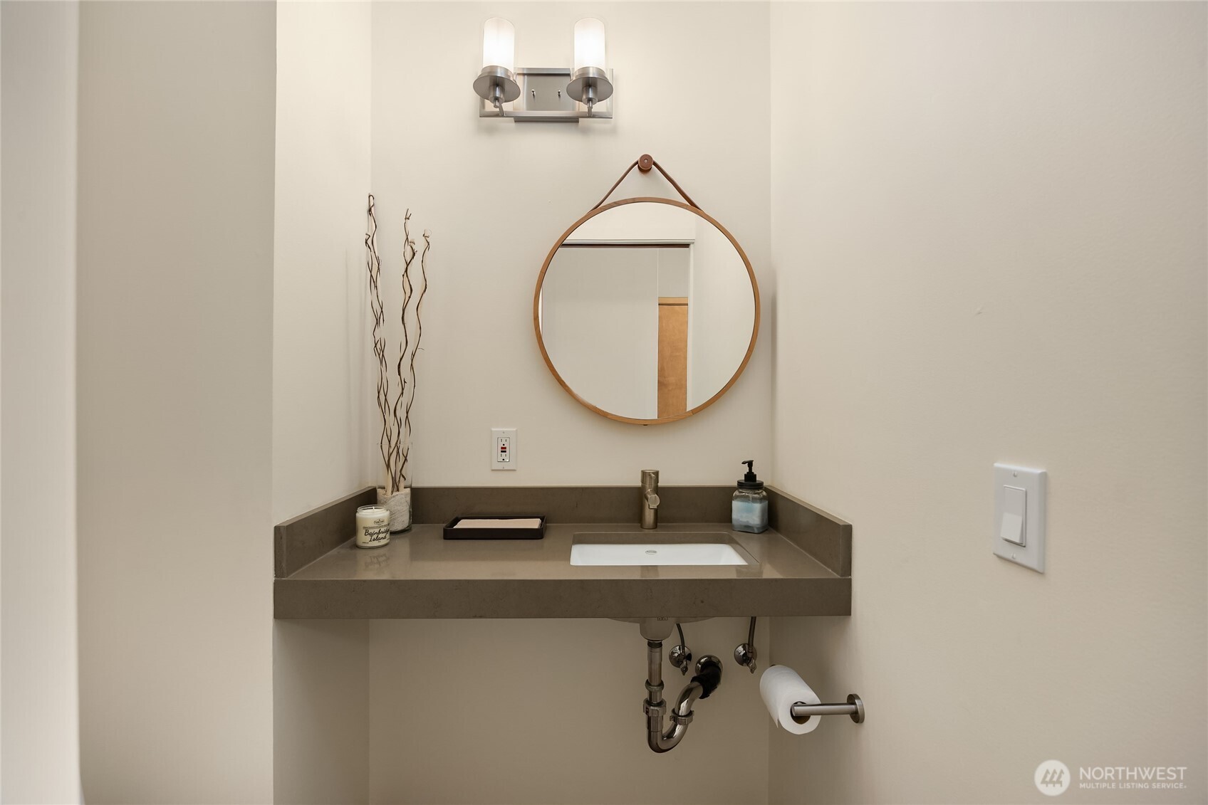 5384 Crystal Springs Drive NE, Bainbridge Island, WA 98110