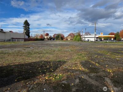 225 Auburn Way S, Auburn, WA 98002 - Photo 1