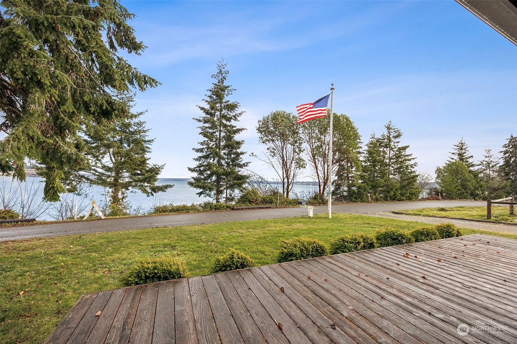 9026 Villa Beach Road , Anderson Island, WA 98303