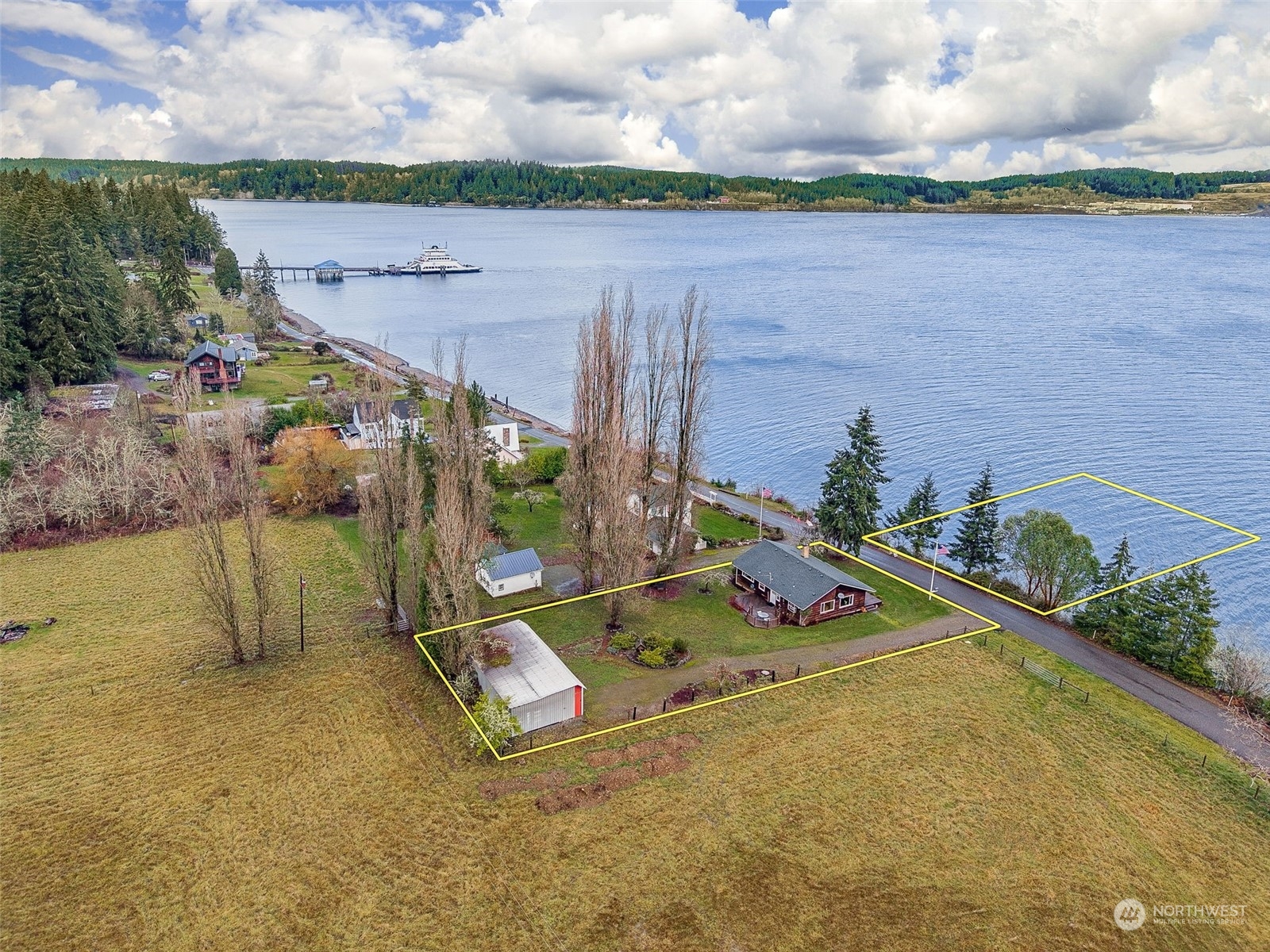 9026 Villa Beach Road , Anderson Island, WA 98303