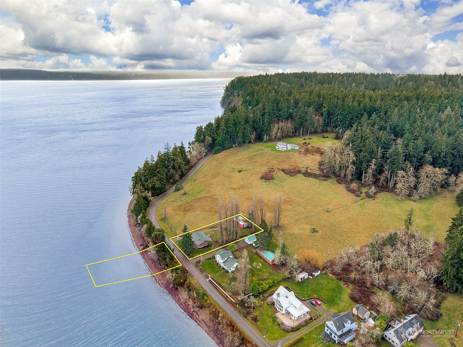 9026 Villa Beach Road , Anderson Island, WA 98303