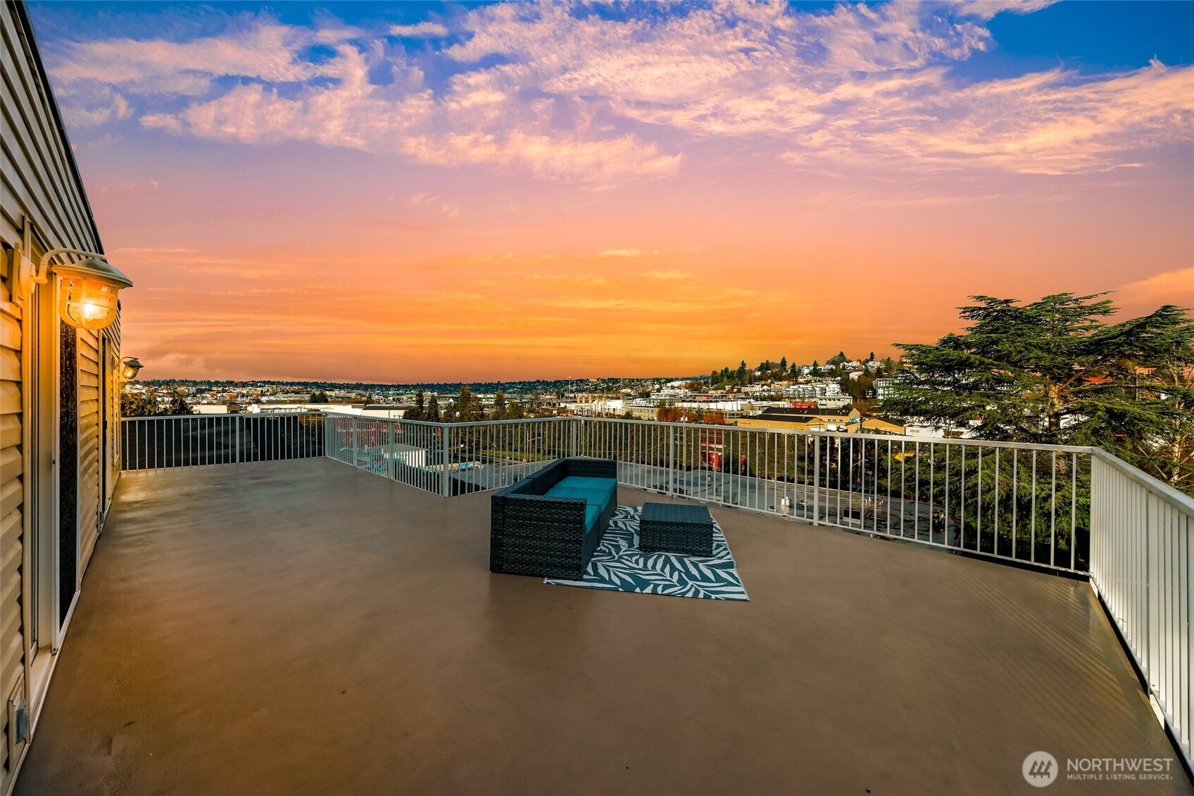 3228 21st Avenue W #300, Seattle, WA 98199