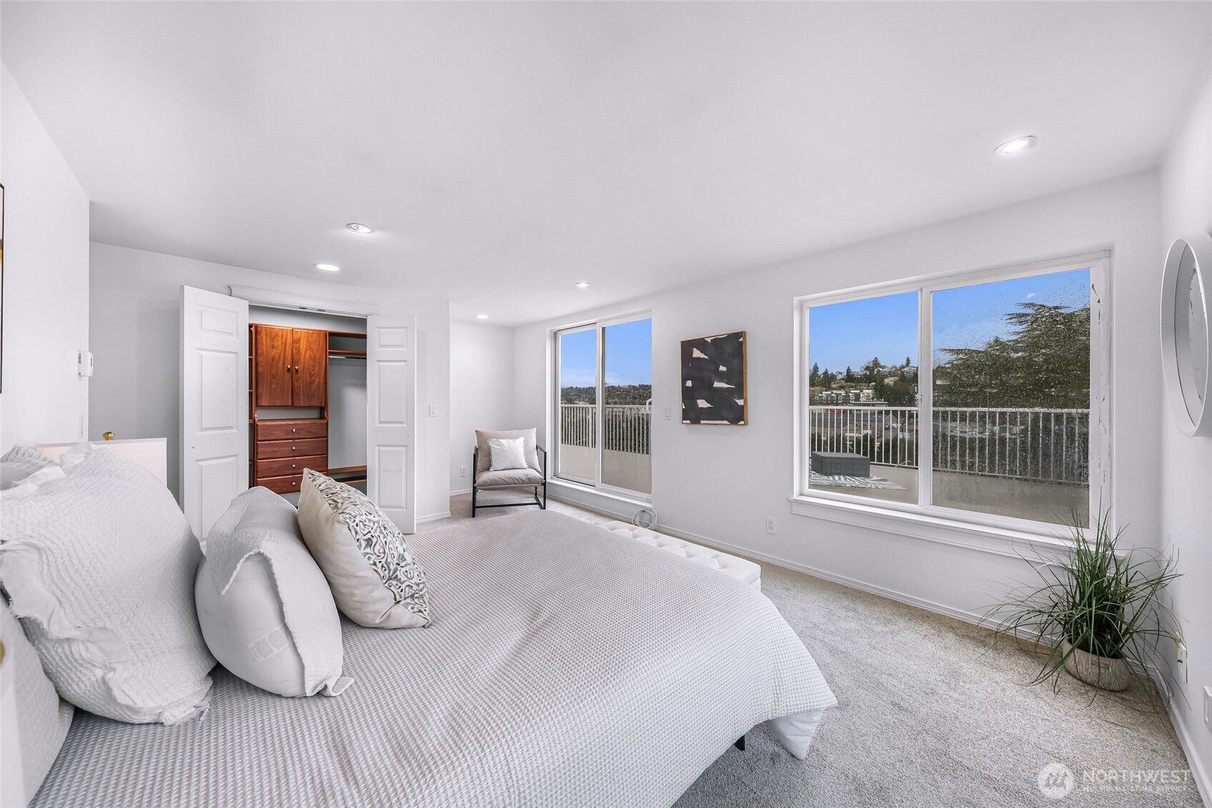 3228 21st Avenue W #300, Seattle, WA 98199