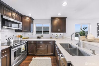 3228 21st Avenue W #300, Seattle, WA 98199 - Photo 8