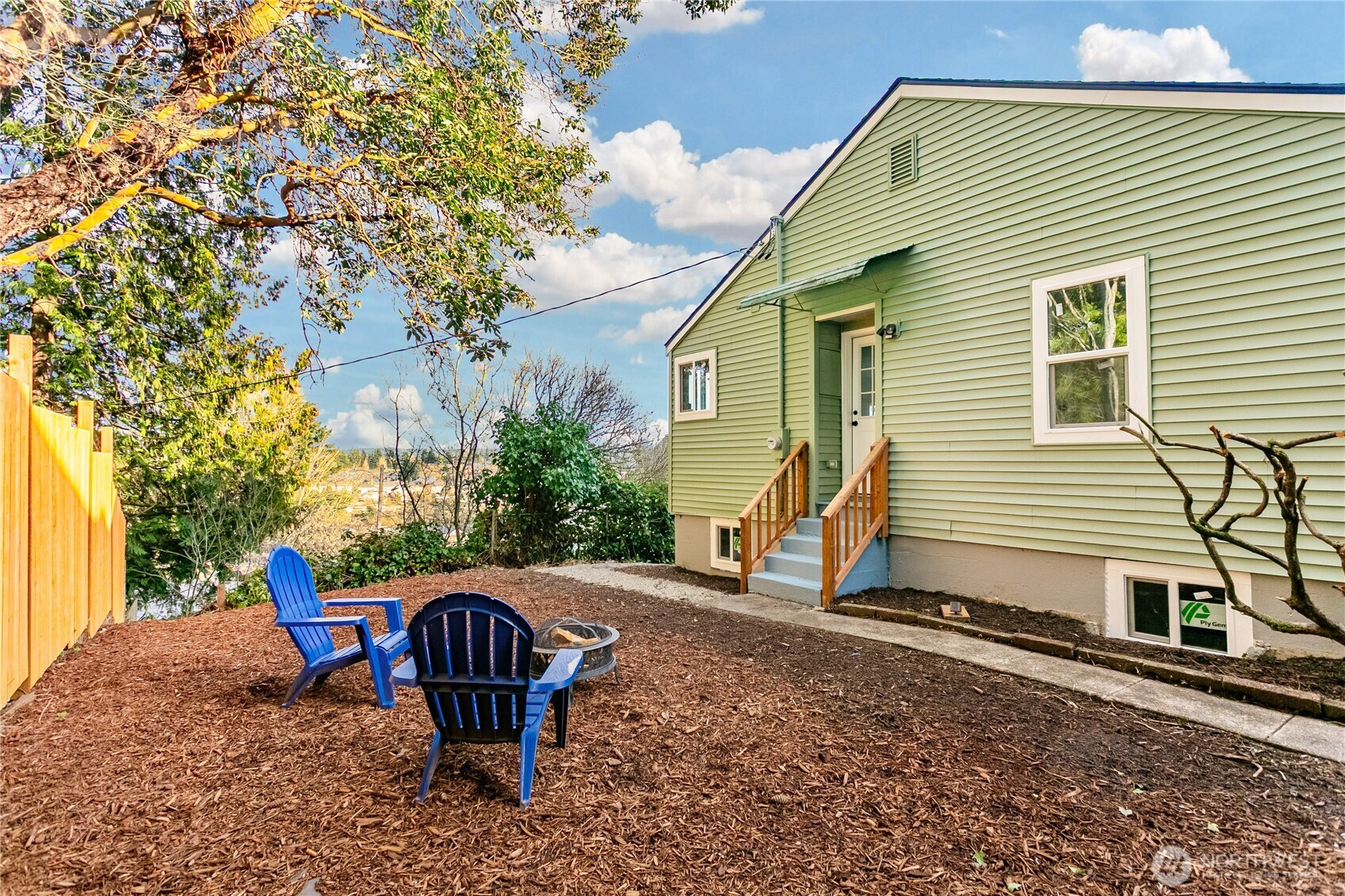 3110 11th Street , Bremerton, WA 98312