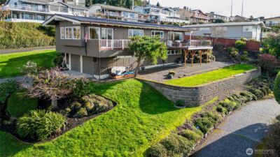 13635 SE 43rd Street , Bellevue, WA 98006 - Photo 2