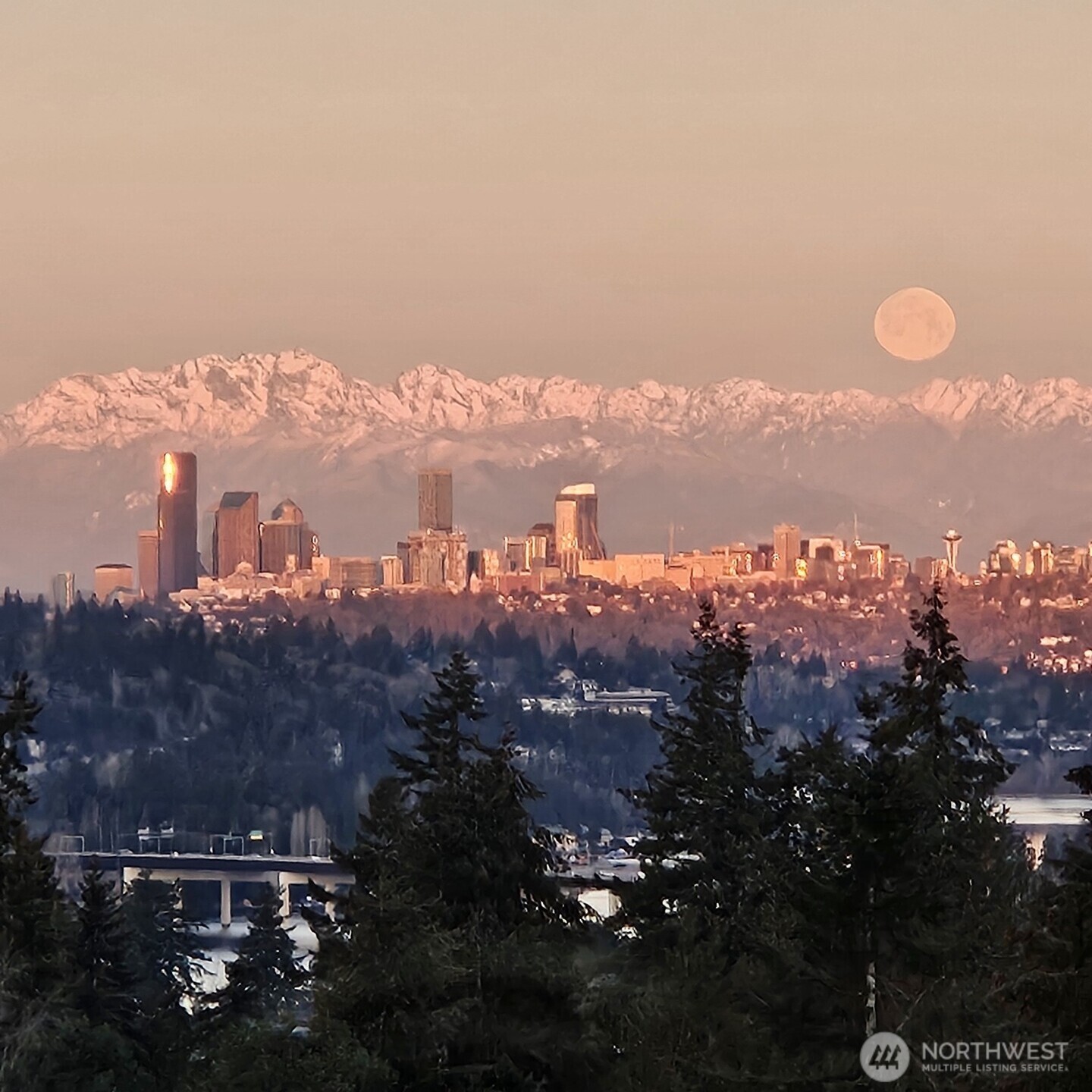 13635 SE 43rd Street , Bellevue, WA 98006