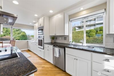 13635 SE 43rd Street , Bellevue, WA 98006 - Photo 8