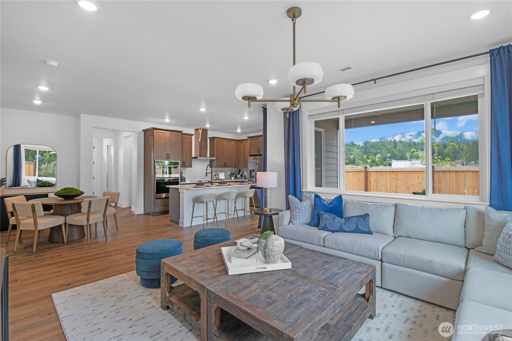 542 Silver Frost Drive , Sequim, WA 98382