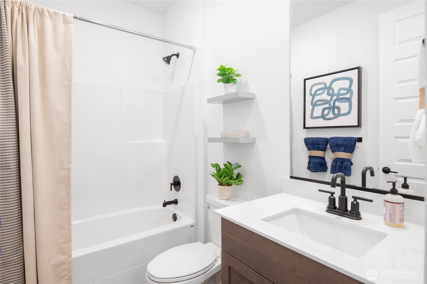 542 Silver Frost Drive , Sequim, WA 98382