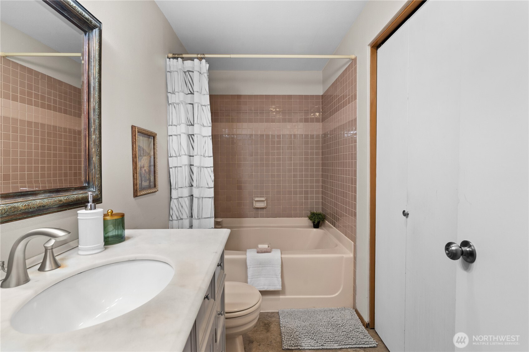 8720 Phinney Avenue #11, Seattle, WA 98103