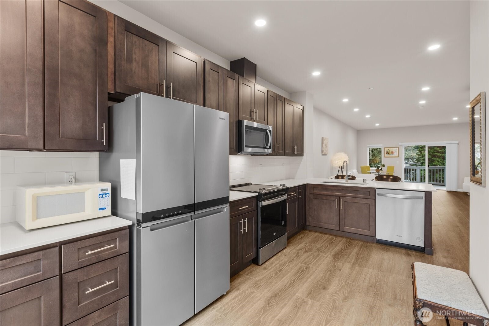 23413 Edmonds Way #A2, Edmonds, WA 98026