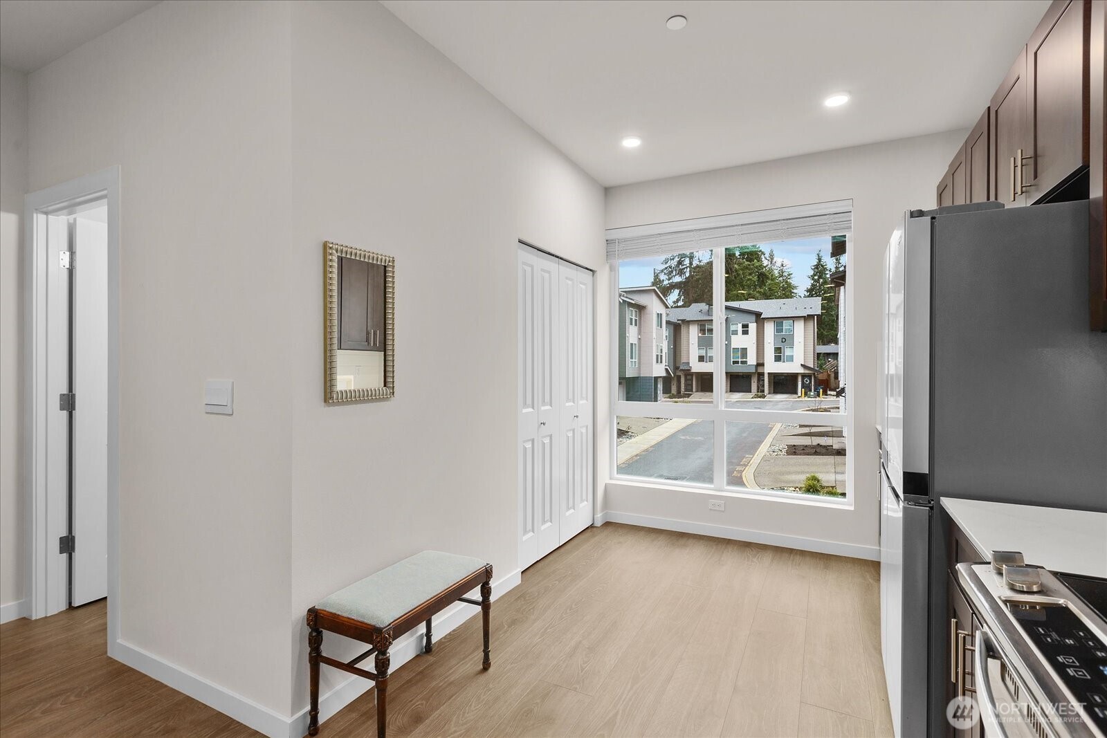 23413 Edmonds Way #A2, Edmonds, WA 98026