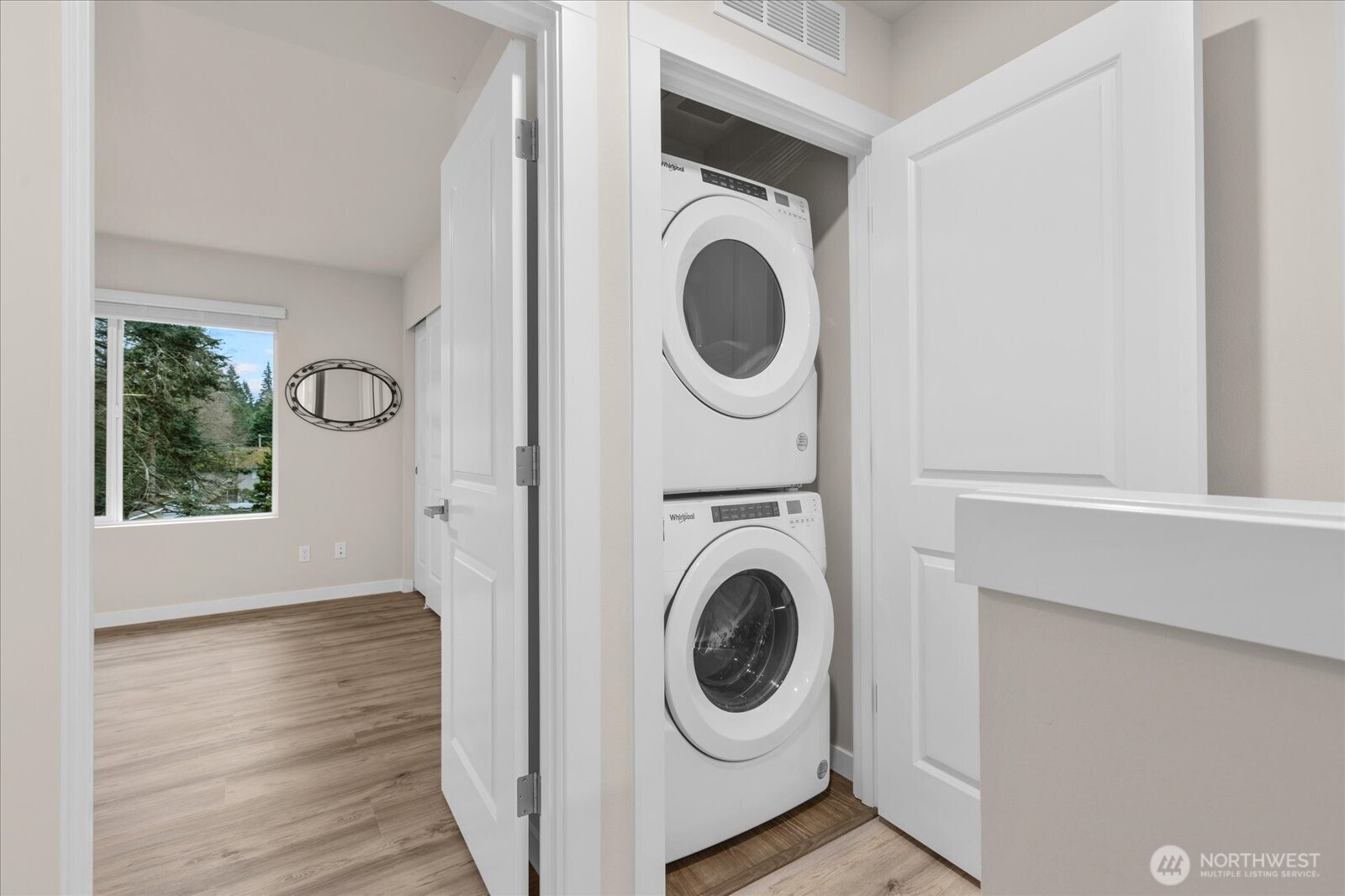 23413 Edmonds Way #A2, Edmonds, WA 98026