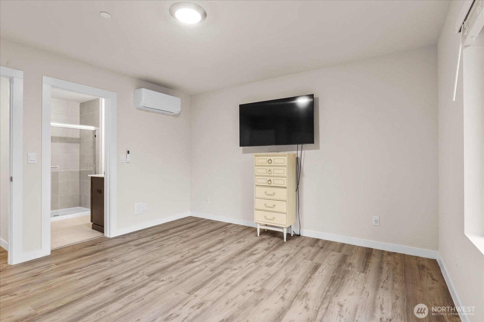 23413 Edmonds Way #A2, Edmonds, WA 98026